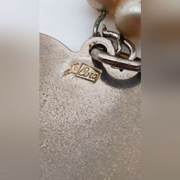 Heart Charm Coat of Arms Fleur de Lys Jewelry Silver Enamel Tone Vintage J Cora - Picture 9 of 11